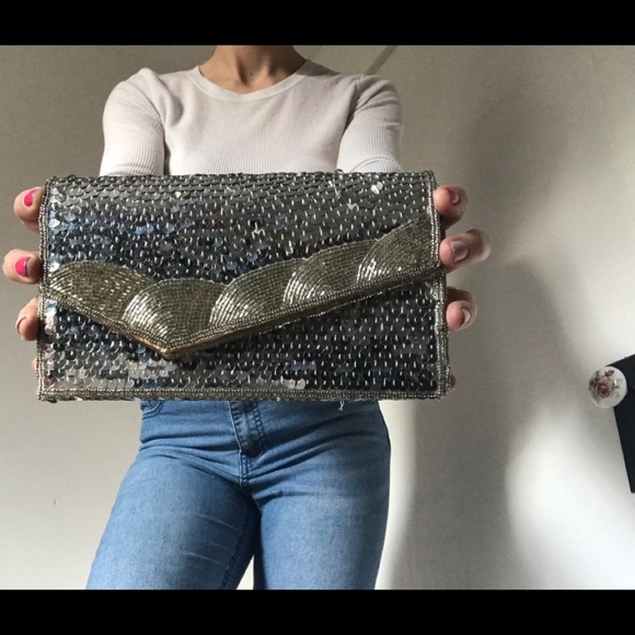 Vintage Handbags - LaRegale LTD. Vintage Silver Sequin/Bead Clutch